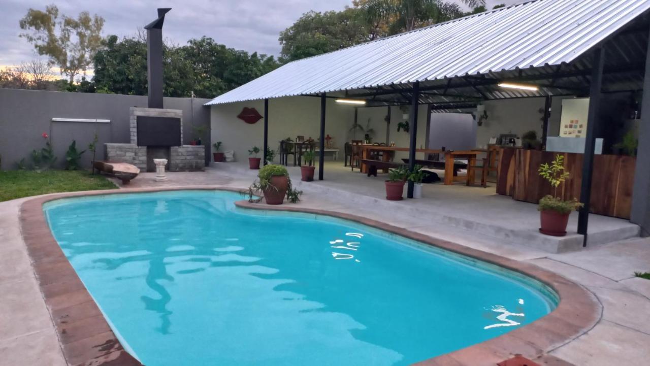 Urban Farm Haus Guesthouse Rundu Kültér fotó