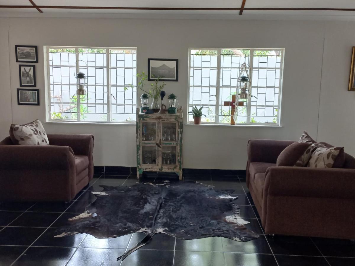 Urban Farm Haus Guesthouse Rundu Kültér fotó
