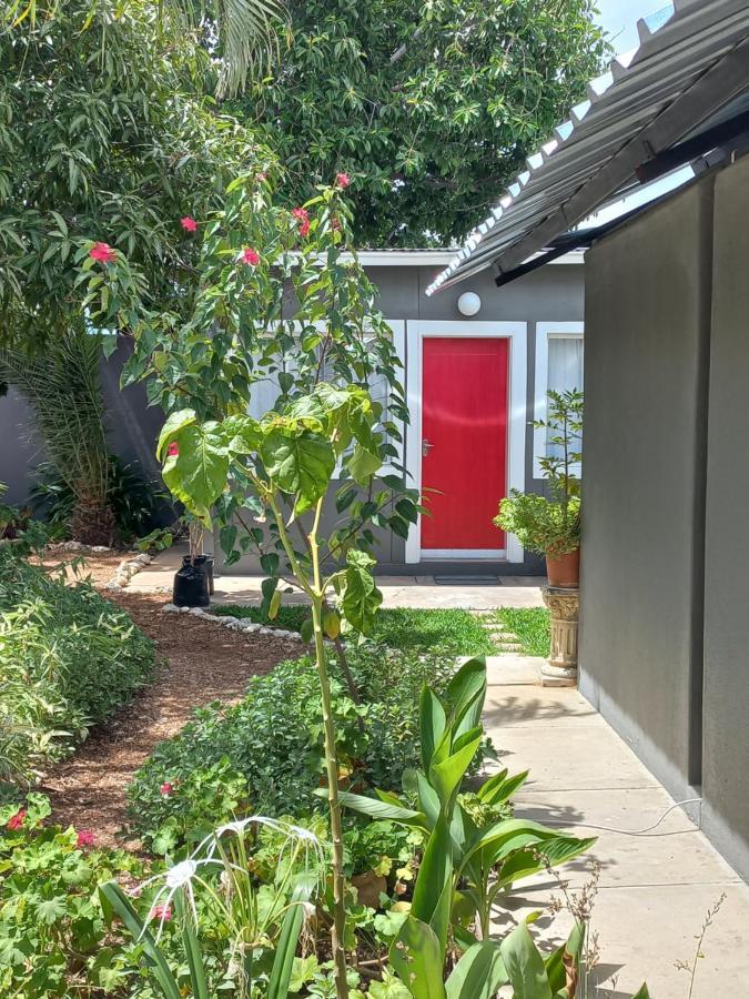Urban Farm Haus Guesthouse Rundu Kültér fotó