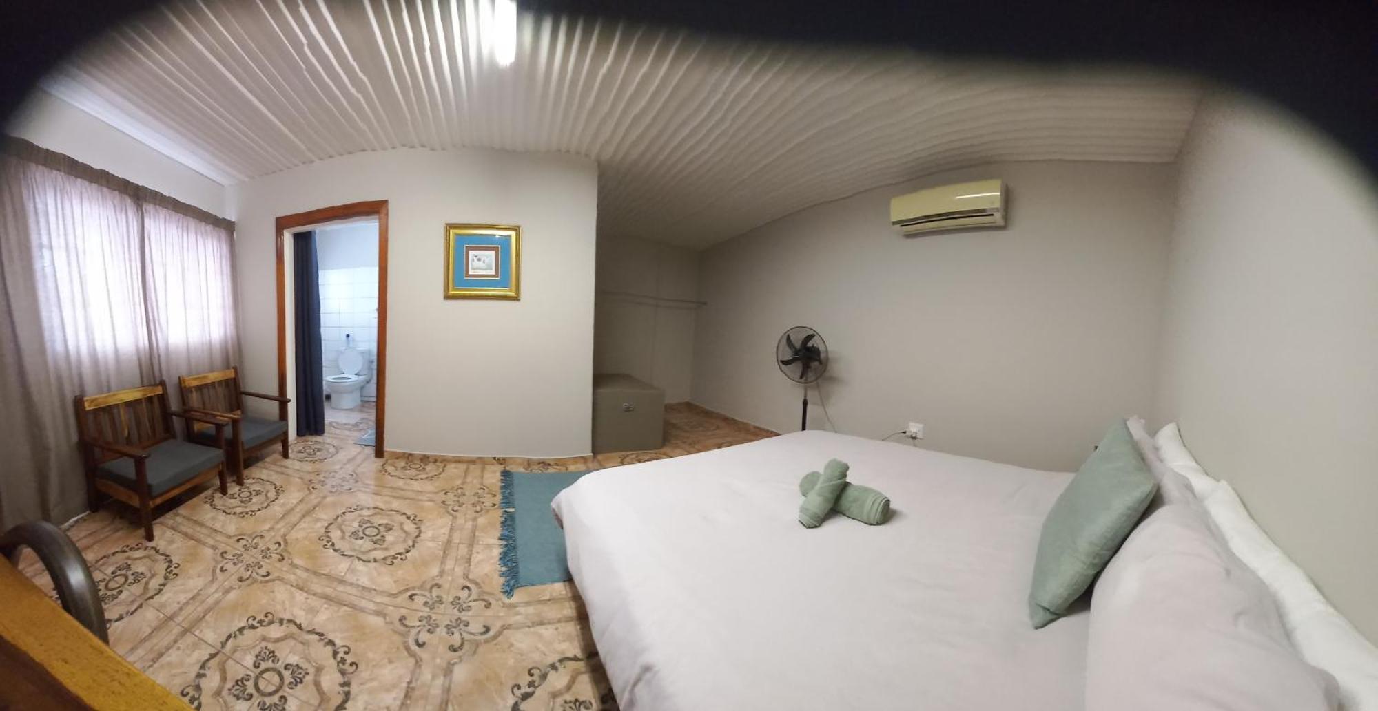 Urban Farm Haus Guesthouse Rundu Szoba fotó